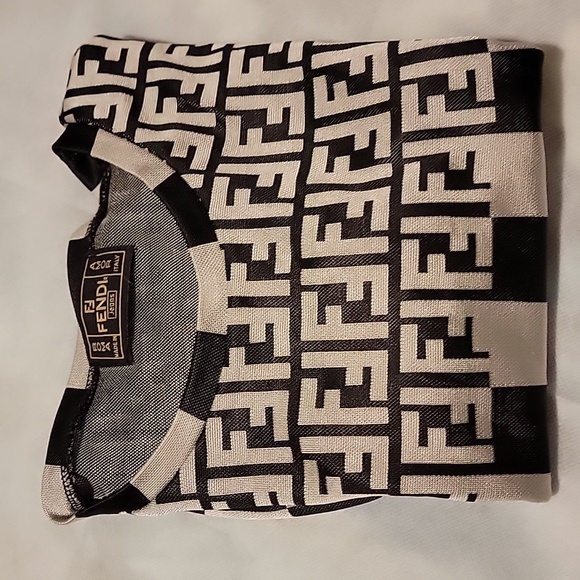 AUTHENTIC FENDI SIZE SMALL - Picture 6 of 6